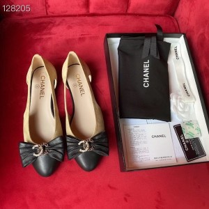 Chanel Bow Embellished Flats Calfskin Leather Fall/Winter 2020 Collection - Image 5