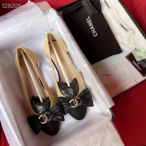 Chanel Bow Embellished Flats Calfskin Leather Fall/Winter 2020 Collection - Image 8