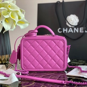 Chanel CC Filigree Vanity Case Bag 18cm Ultramatte Hardware Caviar Leather Fall/Winter 2020 Collection - Image 3