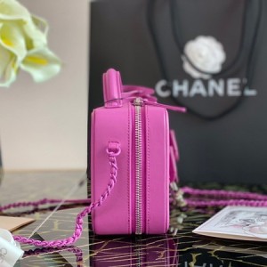 Chanel CC Filigree Vanity Case Bag 18cm Ultramatte Hardware Caviar Leather Fall/Winter 2020 Collection - Image 5