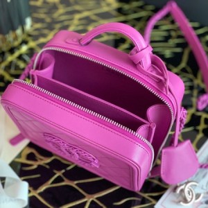 Chanel CC Filigree Vanity Case Bag 18cm Ultramatte Hardware Caviar Leather Fall/Winter 2020 Collection - Image 8