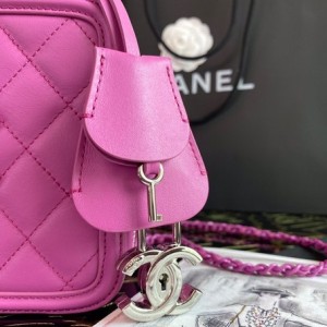 Chanel CC Filigree Vanity Case Bag 18cm Ultramatte Hardware Caviar Leather Fall/Winter 2020 Collection - Image 9