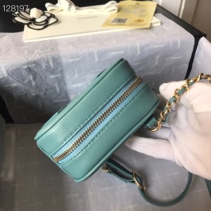 Chanel CC Logo Camera Bag 20cm Gold Hardware Lambskin Leather Fall/Winter 2020 Collection - Image 5