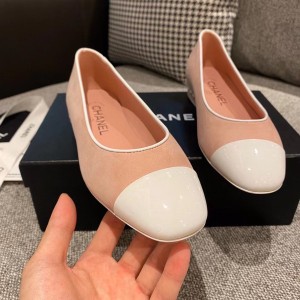 Chanel Chain Embellished Flats Suede/Calfskin Leather Fall/Winter 2021 Collection - Image 3