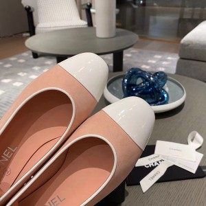Chanel Chain Embellished Flats Suede/Calfskin Leather Fall/Winter 2021 Collection - Image 7