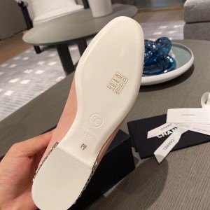 Chanel Chain Embellished Flats Suede/Calfskin Leather Fall/Winter 2021 Collection - Image 9