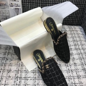 Chanel Chain Embellished Mules Tweed/Lambskin Leather Spring/Summer 2021 Collection - Image 4