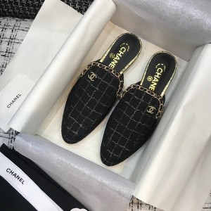 Chanel Chain Embellished Mules Tweed/Lambskin Leather Spring/Summer 2021 Collection - Image 5