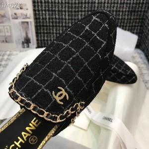 Chanel Chain Embellished Mules Tweed/Lambskin Leather Spring/Summer 2021 Collection - Image 8