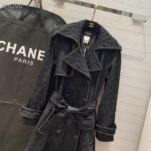 Chanel Chain Embroidered Double Breasted Trench Coat Fall/Winter 2020 Collection - Image 6
