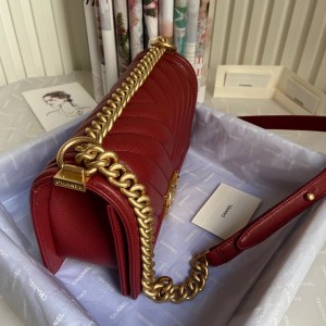 Chanel Chevron Boy Bag 25cm AS67086 Gold Hardware Caviar Leather Fall/Winter 2021 Collection - Image 4