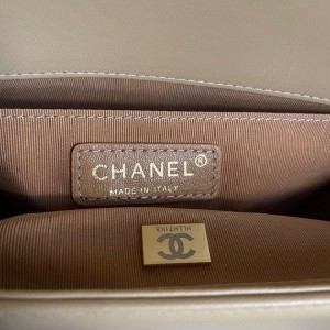 Chanel Chevron Boy Bag 25cm AS67086 Gold Hardware Lambskin Leather Fall/Winter 2021 Collection - Image 9