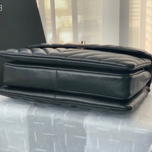 Chanel Chevron Trendy CC Bag 25cm AS92236 Gold Hardware Lambskin Leather Spring/Summer 2022 Collection - Image 4