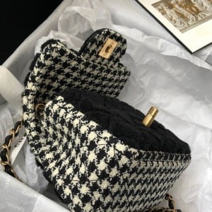 Chanel Classic Flap Bag 18cm Gold Hardware Tweed/Shearling Fur Fall/Winter 2020 Collection - Image 4