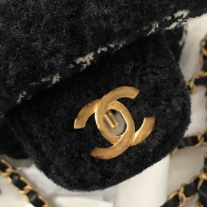 Chanel Classic Flap Bag 18cm Gold Hardware Tweed/Shearling Fur Fall/Winter 2020 Collection - Image 8