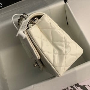 Chanel Classic Flap Bag 18cm Silver Hardware Patent Leather Spring/Summer 2020 Collection - Image 9