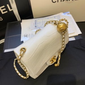 Chanel Classic Flap With Charm Chain With CC Details On Strap Bag 18cm Gold Hardware Croco Stamp Leather Spring/Summer 2020 Collection - Image 5