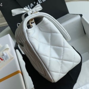 Chanel Classic Flap With Charm Chain With CC Details On Strap Bag 18cm Shiny Gold Hardware Lambskin Leather Fall/Winter 2020 Collection - Image 3