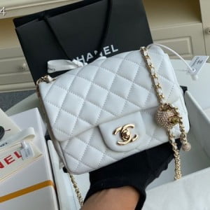 Chanel Classic Flap With Charm Chain With CC Details On Strap Bag 18cm Shiny Gold Hardware Lambskin Leather Fall/Winter 2020 Collection - Image 5