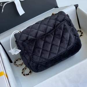 Chanel Classic Flap With Charm Chain With CC Details On Strap Bag 18cm Shiny Gold Hardware Velvet/Lambskin Leather Fall/Winter 2020 Collection - Image 3