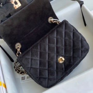 Chanel Classic Flap With Charm Chain With CC Details On Strap Bag 18cm Shiny Gold Hardware Velvet/Lambskin Leather Fall/Winter 2020 Collection - Image 6