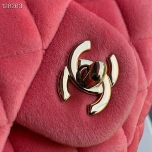 Chanel Classic Flap With Charm Chain With CC Details On Strap Bag 20cm Shiny Gold Hardware Velvet/Lambskin Leather Fall/Winter 2020 Collection - Image 4