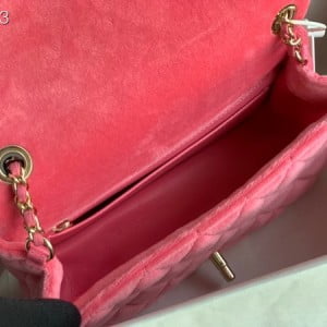 Chanel Classic Flap With Charm Chain With CC Details On Strap Bag 20cm Shiny Gold Hardware Velvet/Lambskin Leather Fall/Winter 2020 Collection - Image 8