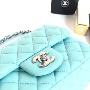 Chanel Classic Mini Flap Bag 18cm AS1115 Silver Hardware Lambskin Leather Spring/Summer 2022 Collection - Image 6