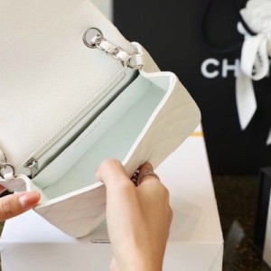 Chanel Classic Mini Flap Bag 18cm Silver Hardware Caviar Leather Spring/Summer 2020 Collection - Image 8