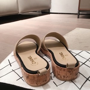 Chanel Cork Mules Sandals Calfskin Leather Spring/Summer 2020 Collection - Image 5