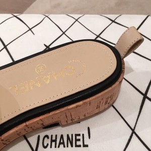 Chanel Cork Mules Sandals Calfskin Leather Spring/Summer 2020 Collection - Image 8