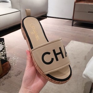 Chanel Cork Mules Sandals Calfskin Leather Spring/Summer 2020 Collection - Image 10
