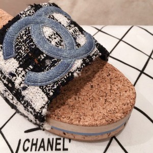 Chanel Cork Sandals Tweed/Calfskin Leather Spring/Summer 2020 Collection - Image 4