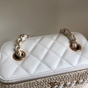 Chanel Crochet Vanity Case 18cm AP2471 Gold Hardware Lambskin Leather Spring/Summer 2022 Collection - Image 8