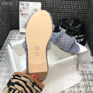 Chanel Crystal Embellished Shearling Fur Sandals Calfskin Leather Fall/Winter 2020 Collection - Image 9
