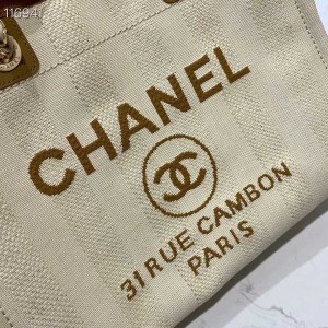 Chanel Deauville Tote 35cm Raffia Straw Canvas Bag Spring/Summer 2020 Collection - Image 7