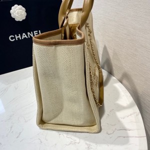 Chanel Deauville Tote 40cm Raffia Straw Canvas Bag Spring/Summer 2020 Collection - Image 3