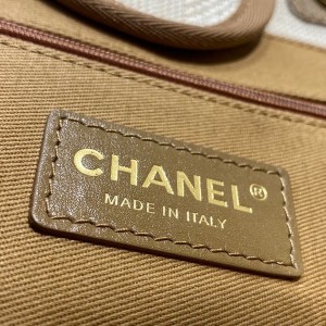 Chanel Deauville Tote 40cm Raffia Straw Canvas Bag Spring/Summer 2020 Collection - Image 7