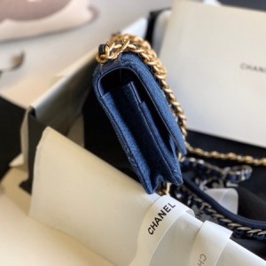 Chanel Denim 19 WOC Bag 20cm Lambskin Leather Spring/Summer 2020 Collection - Image 5