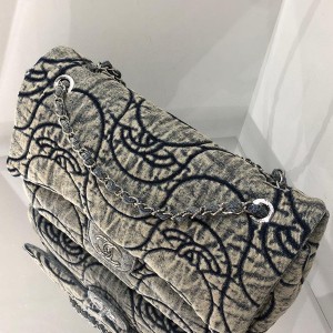 Chanel Denim Jumbo Flap Bag 34cm Silver Hardware Fall/Winter 2021 Collection - Image 5