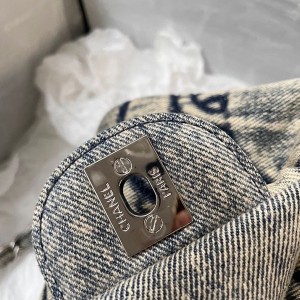 Chanel Denim Mini Flap Bag 20cm Silver Hardware Fall/Winter 2021 Collection - Image 9