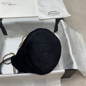 Chanel Drawstring Bucket Bag With Crystal Chain With CC Details On Strap Bag 20cm Gold Hardware Velvet/Lambskin Leather Spring/Summer 2020 Collection - Image 3