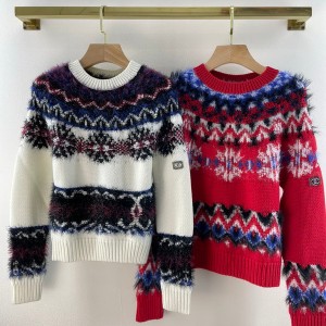Chanel Fitted Pullover Cashmere Sweater Fall/Winter 2021 Collection - Image 10