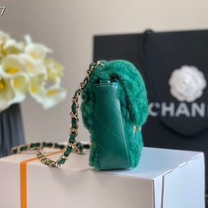 Chanel Flap Bag 20cm Shearling Fur/Sheepskin Leather Fall/Winter 2020 Collection - Image 3
