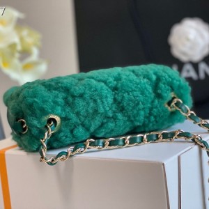 Chanel Flap Bag 20cm Shearling Fur/Sheepskin Leather Fall/Winter 2020 Collection - Image 6