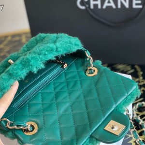 Chanel Flap Bag 20cm Shearling Fur/Sheepskin Leather Fall/Winter 2020 Collection - Image 7