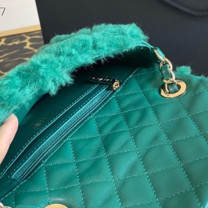 Chanel Flap Bag 20cm Shearling Fur/Sheepskin Leather Fall/Winter 2020 Collection - Image 8