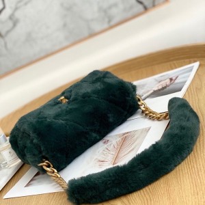 Chanel Flap Bag 22cm Shearling Fur Antique Gold Hardware Fall/Winter 2020 Collection - Image 3