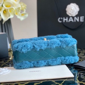 Chanel Flap Bag 25cm Shearling Fur/Sheepskin Leather Fall/Winter 2020 Collection - Image 6