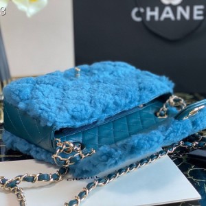 Chanel Flap Bag 25cm Shearling Fur/Sheepskin Leather Fall/Winter 2020 Collection - Image 7